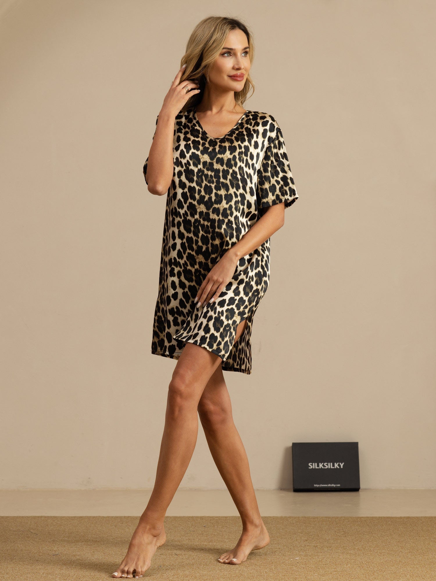Pure Silk Half Sleeve V-neck Leopard Printed Short Nightgown with Split Design